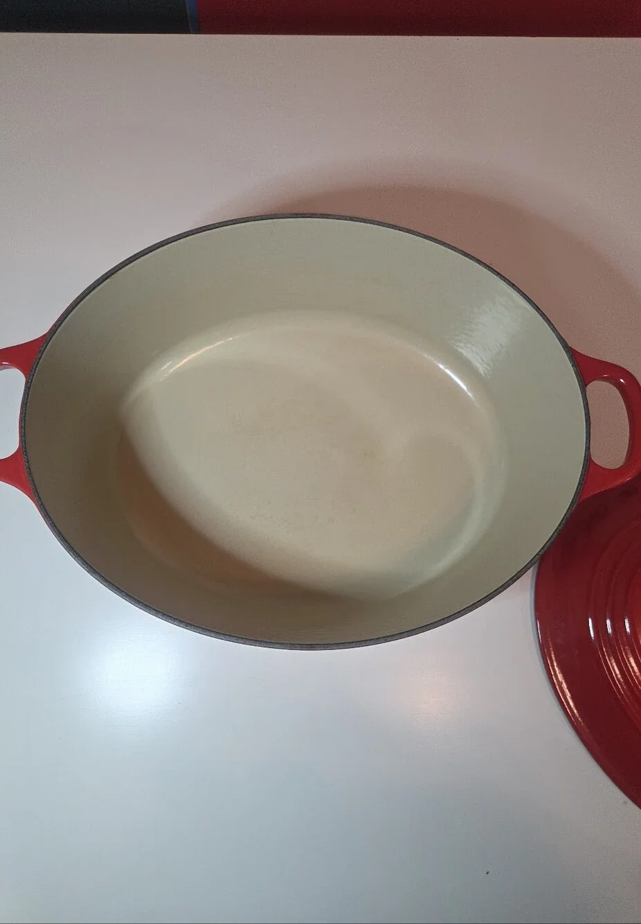 Le Creuset Signature Enameled Cast Iron Oval Dutch Oven